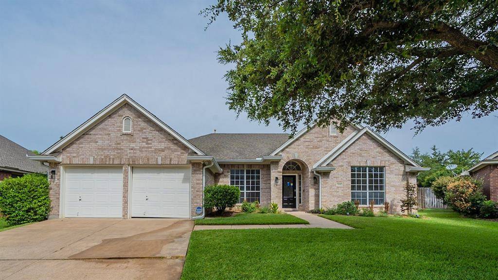 3605 Stone Creek Lane S, Fort Worth, TX 76137