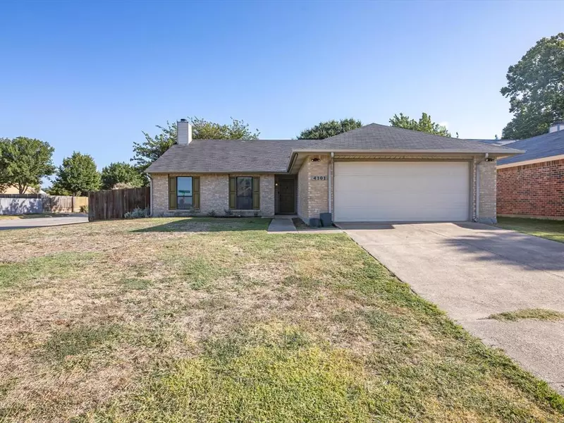 4101 Huckleberry Drive, Fort Worth, TX 76137