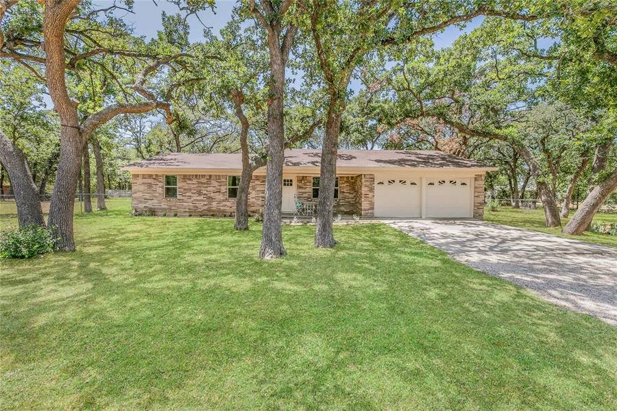 2204 Dudley Lane, Burleson, TX 76028