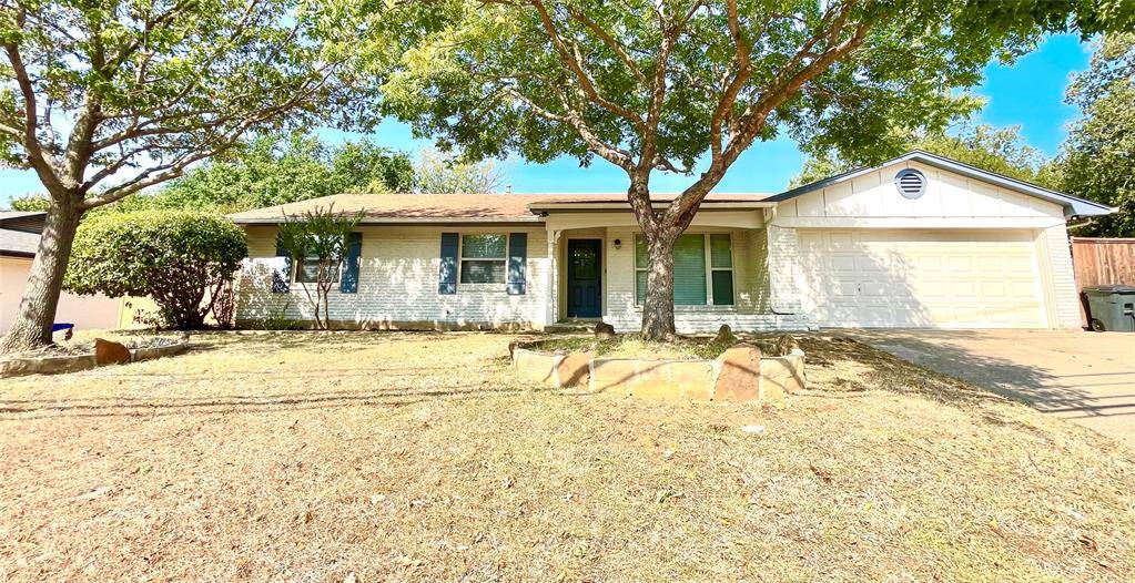 1437 Karla Drive, Hurst, TX 76053