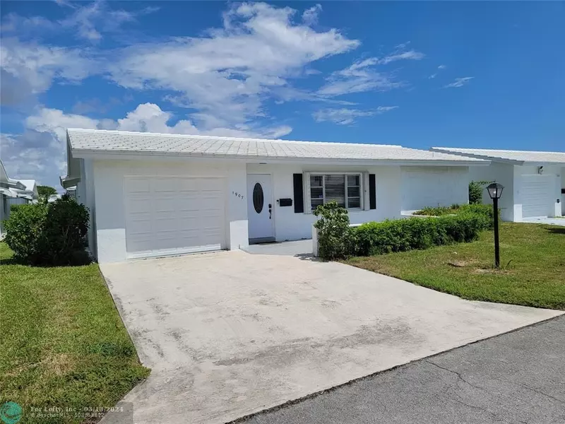 1907 SW 13th Way, Boynton Beach, FL 33426