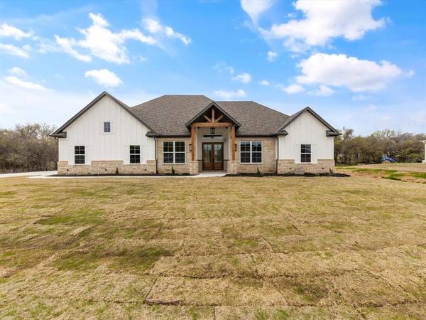 1020 Hennesay Park, Springtown, TX 76088