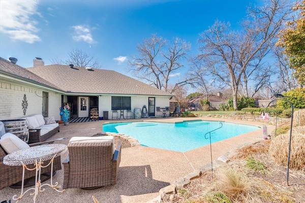 4012 Diamond Loch E, North Richland Hills, TX 76180