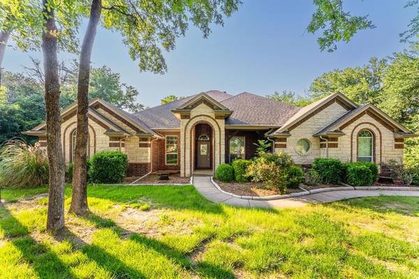 4052 Tortoise Lane, Fort Worth, TX 76135