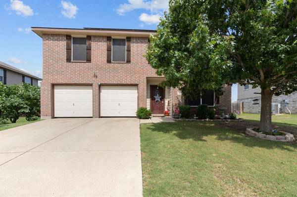 317 Saddlebrook Drive, Krum, TX 76249