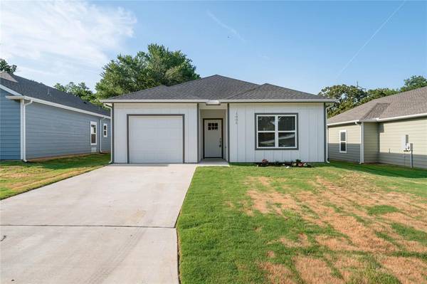 1005 Dubois Street, Denison, TX 75020