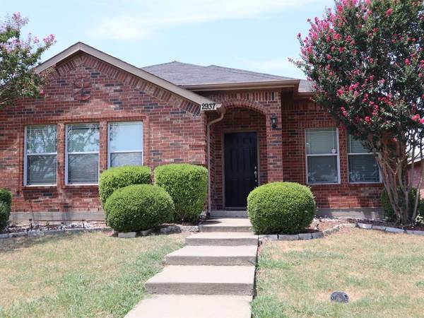 2937 Margeaux Drive,  Lancaster,  TX 75134