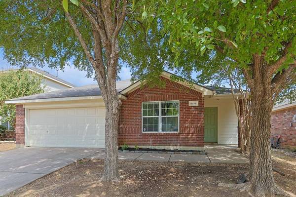 8516 Hawks Nest Drive, Fort Worth, TX 76131