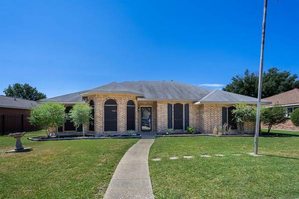 3506 Christopher Drive, Rowlett, TX 75088