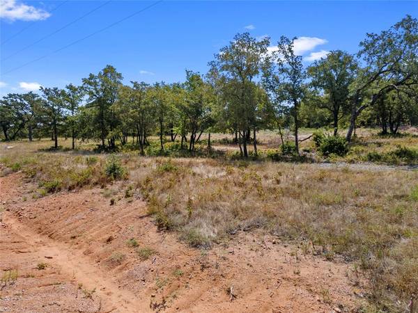 215 Creek Crossing, Alvord, TX 76225