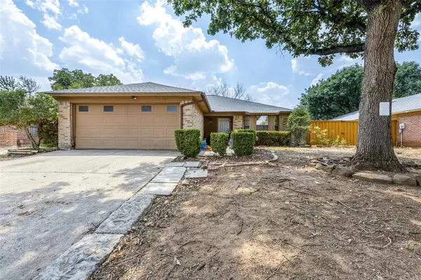 2801 Southpark Lane, Fort Worth, TX 76133