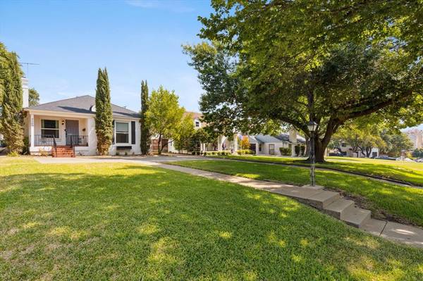 3608 Bellaire Drive N, Fort Worth, TX 76109