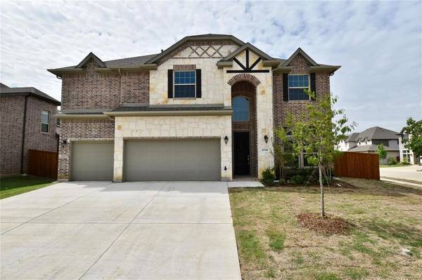 2704 LAVINIA Drive, Corinth, TX 76210