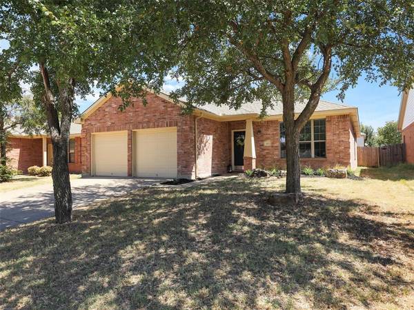 2823 Westover Drive, Grand Prairie, TX 75052