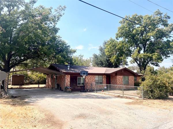 911 S Cutting Street, Breckenridge, TX 76424