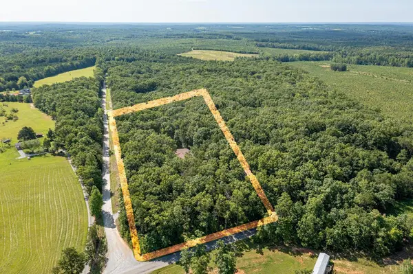 21 Leonard LN, Gladys, VA 24554