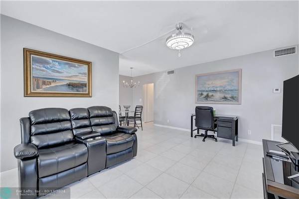 Singer Island, FL 33404,3600 N Ocean Dr  #101