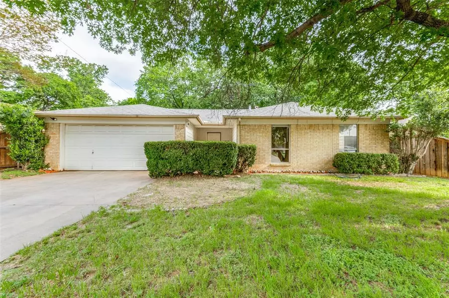 1217 Parkwood Place, Irving, TX 75060