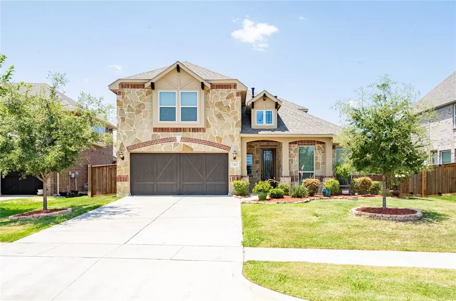 7403 Brisa Court, Grand Prairie, TX 75054