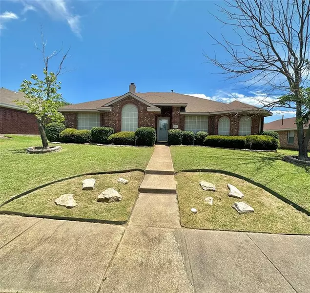 1512 Cardigan Lane, Lancaster, TX 75134