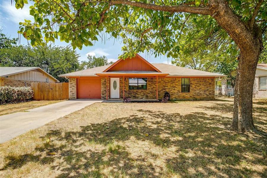 546 S Hitt Street, Boyd, TX 76023