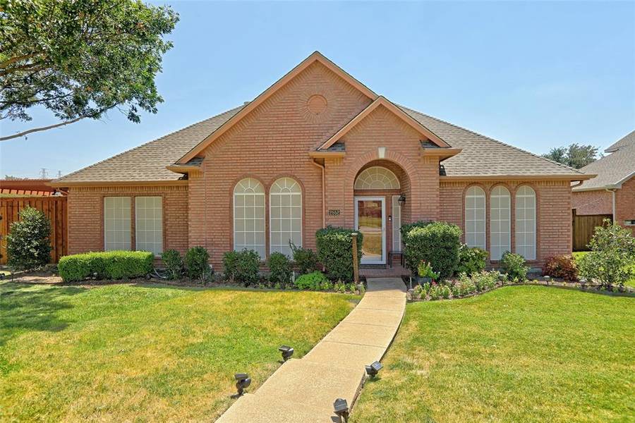 2552 Timberleaf Drive, Carrollton, TX 75006