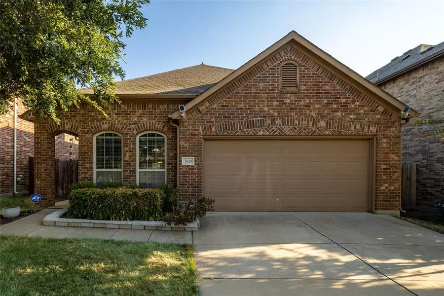 3829 Redwood Creek Lane, Fort Worth, TX 76137