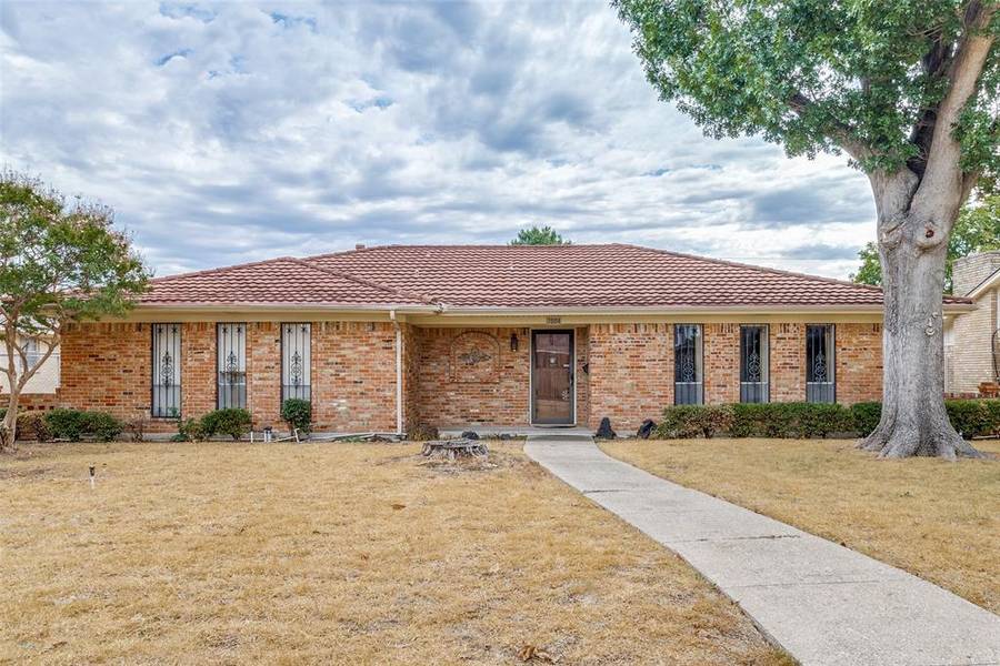 7004 Kiva Lane, Dallas, TX 75227