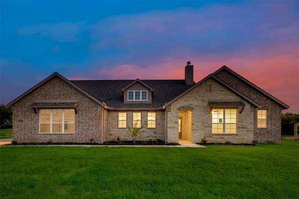 2418 Blackjack Oak Road, Oak Ridge, TX 75161