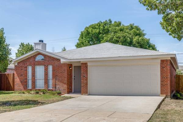 933 Packard Drive, Arlington, TX 76001