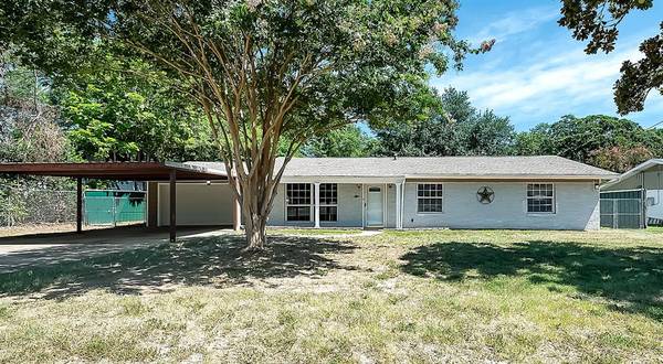 612 Colonial Drive,  Athens,  TX 75751