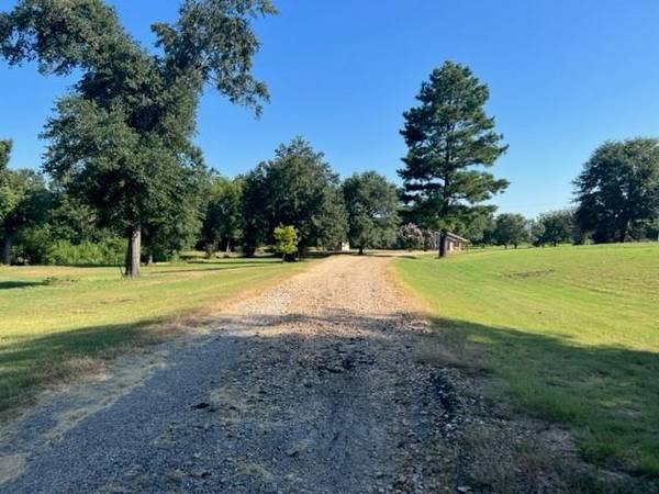 2277 Farm Road 1510, Brookston, TX 75421