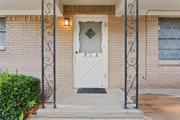 912 GREENWOOD Lane, Waco, TX 76705