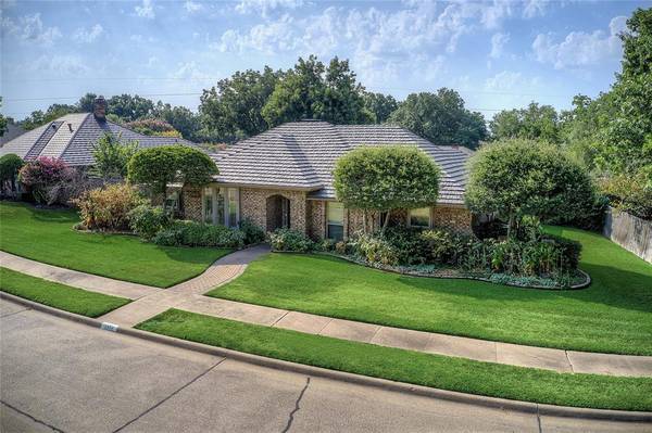 3206 Oxford Drive, Rowlett, TX 75088