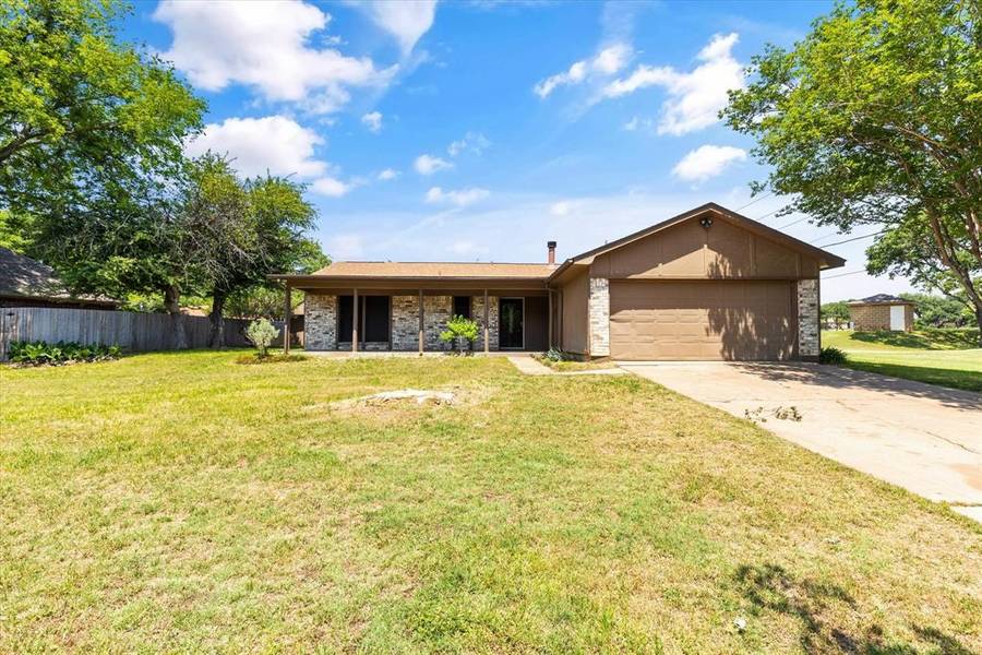 5224 Fairway Circle, Granbury, TX 76049