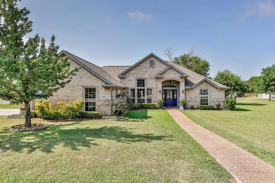 500 Green Meadow Drive, Boyd, TX 76023