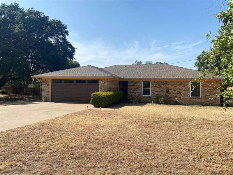 1211 Pine Tree Road, Graham, TX 76450