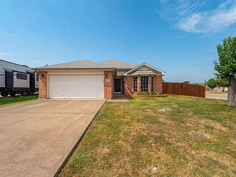 3103 Woodsman Court, Grand Prairie, TX 75052