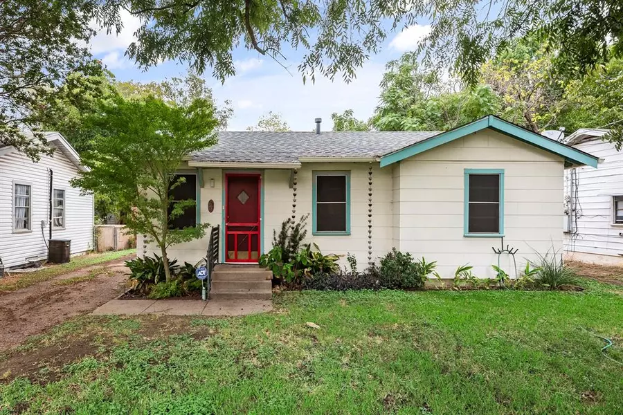 2411 Pecandale Drive, Arlington, TX 76013