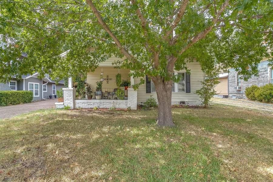 314 S Waco Street, Weatherford, TX 76086