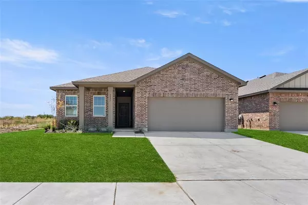 1537 Shadow Hawk Drive, Fort Worth, TX 76052