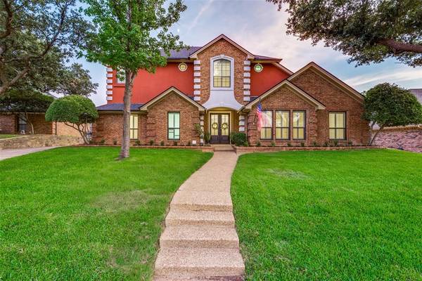 2212 Laurel Court, Bedford, TX 76021