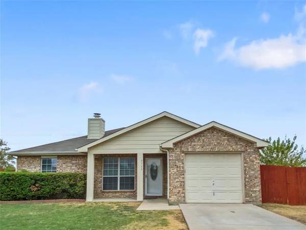 3133 Autumn Run Drive, Forest Hill, TX 76140