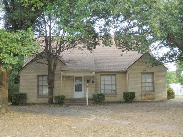 200 NE 5th Street, Hubbard, TX 76648