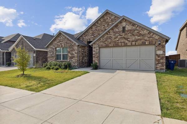 6204 Painswick Drive, Aubrey, TX 76227