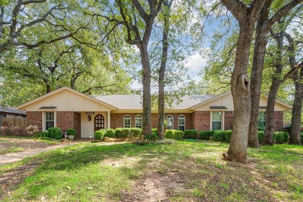 1017 Cherry Court, Hurst, TX 76053