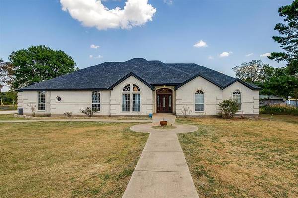 712 Barnes Road, Cleburne, TX 76031