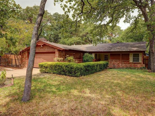 624 Post Oak Drive, Hurst, TX 76053