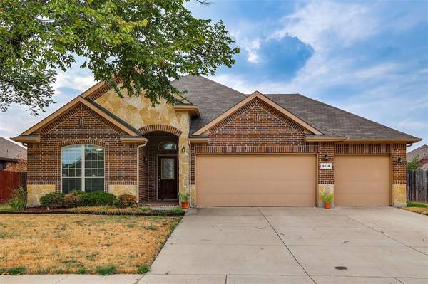 1038 Cydnie Street, Kennedale, TX 76060