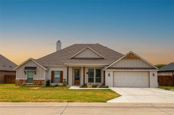 105 Treys Way,  Godley,  TX 76044